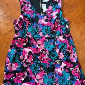 Rickis dress. Size 18. NWT. Floral with zipper.